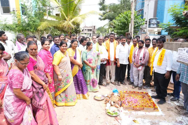 పలు డివిజన్లలో అభివృద్ధి పనులకు శంకుస్థాపన