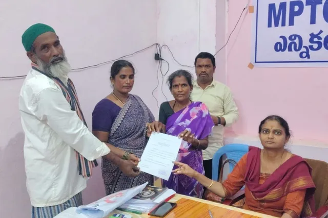 కల్లుకుంట ఎంపీటీసీ అభ్యర్థిగా చిలకలడోణ నాగమ్మ నామినేషన్ దాఖలు