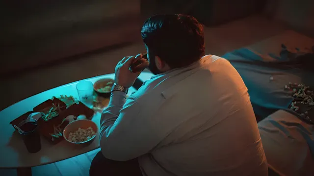 రాత్రి ఆలస్యంగా భోజనం.. గుండెకు ముప్పు!