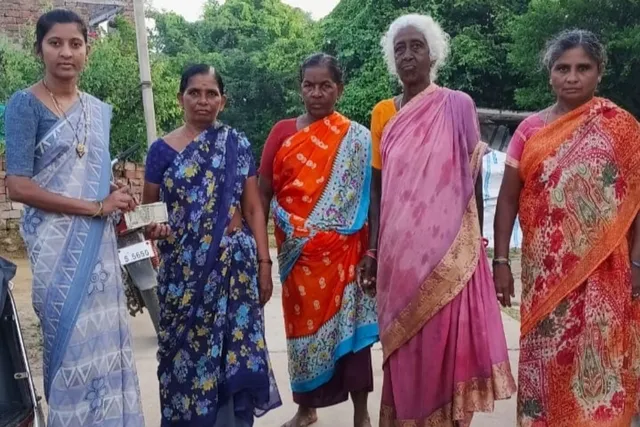 గంపలగూడెంలో మండలంలో పింఛన్లు పంపిణీ కార్యక్రమం