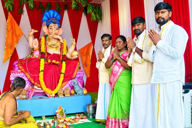 వినాయక చవితి వేడుకల్లో పాల్గొన్న బీఆర్ఎస్ యువ నాయకుడు