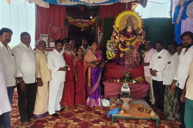 పత్తికొండ దుర్గమ్మ ఆలయంలో శ్రీ మహా చండీదేవికి ప్రత్యేక పూజలు