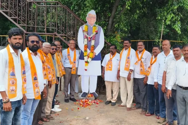 ఆచార్య కొండా లక్ష్మణ్ బాపూజీ ఆశయాలను కొనసాగించాలి