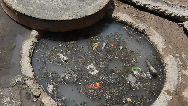 சாலையில் கழிவுநீர்.. நோய் பரவும் அச்சத்தில் பொதுமக்கள்