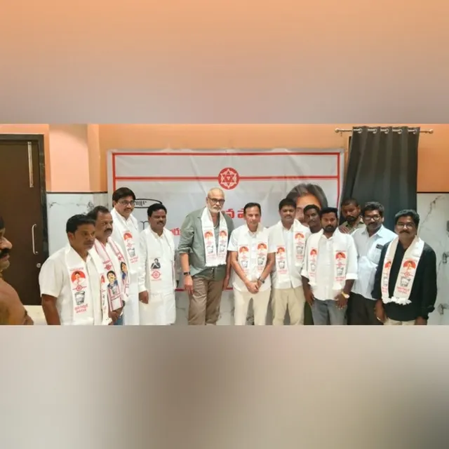 టీడీపీ నుంచి జనసేనలో చేరిన మాజీ ఎమ్మెల్సీ ద్వారపురెడ్డి జగదీష్ టీడీపీ నుంచి జనసేనలో చేరిన మాజీ ఎమ్మెల్సీ ద్వారపురెడ్డి జగదీష్