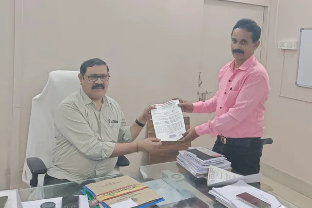 ఎన్నికల కోడ్ ఉల్లంఘనపై సోషలిస్టు పార్టీ ఆందోళన