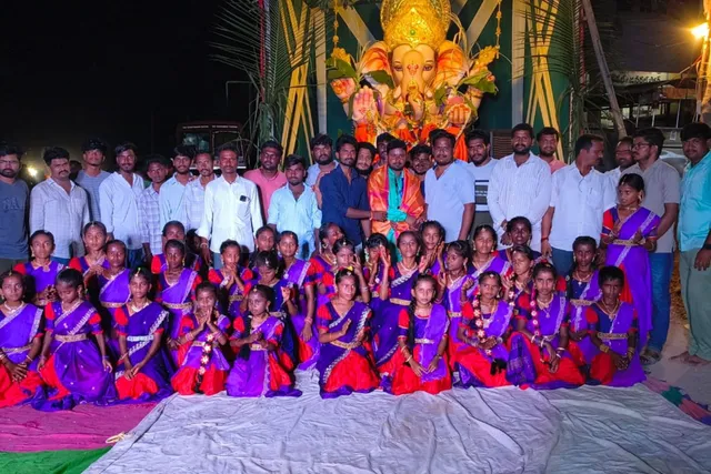 ఎర్రవల్లిలో చిన్నారులచే అద్భుతమైన కోలాట ప్రదర్శన