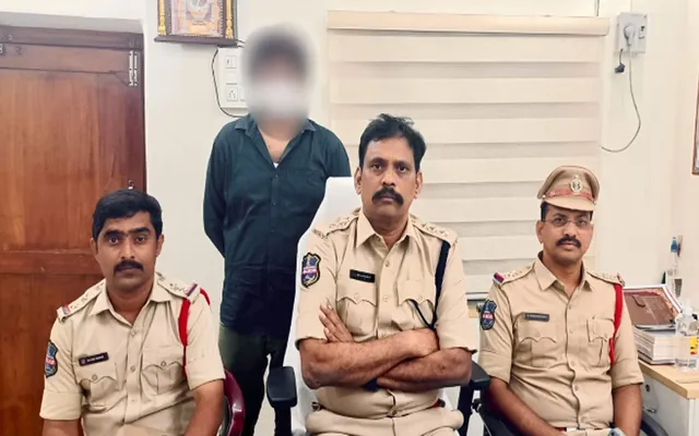 చికిత్స పేరుతో మహిళకు వేధింపులు.. వైద్యుడు అరెస్ట్ చికిత్స పేరుతో మహిళకు వేధింపులు.. వైద్యుడు అరెస్ట్