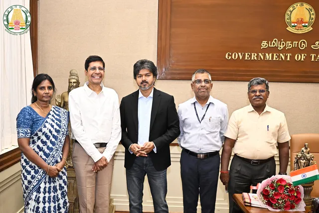 முதலமைச்சர் விஜய்யுடன் IIT இயக்குநர் காமகோடி சந்திப்பு
