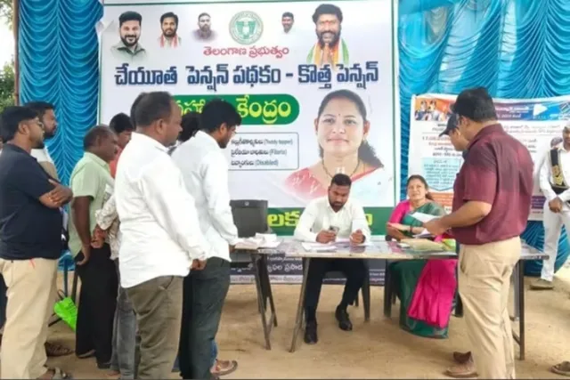 కలెక్టర్ తో కలిసి ఎస్ఐఆర్ కార్యక్రమంలో పాల్గొన్న చైర్ పర్సన్
