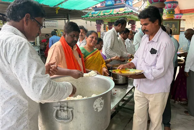 కోదాడలో శ్రీ అభయాంజనేయ స్వామి సన్నిధిలో 216వ అన్నప్రసాద వితరణ