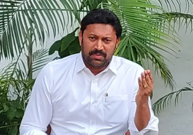 కడప ఎంపీ అవినాష్ రెడ్డి అరెస్ట్