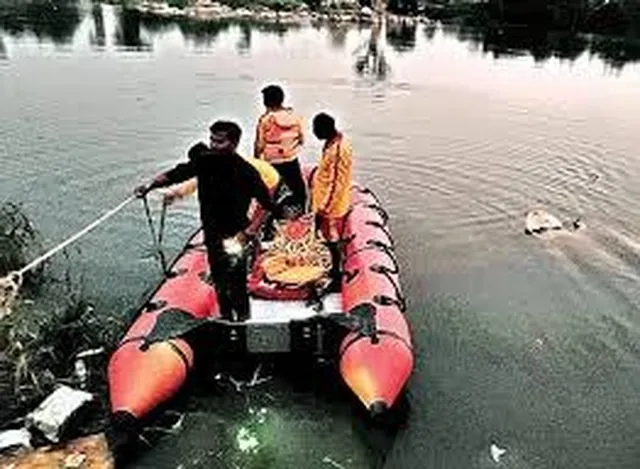 ఇద్దరు కుమార్తెలతో మంజీరాలో దూకిన తల్లి