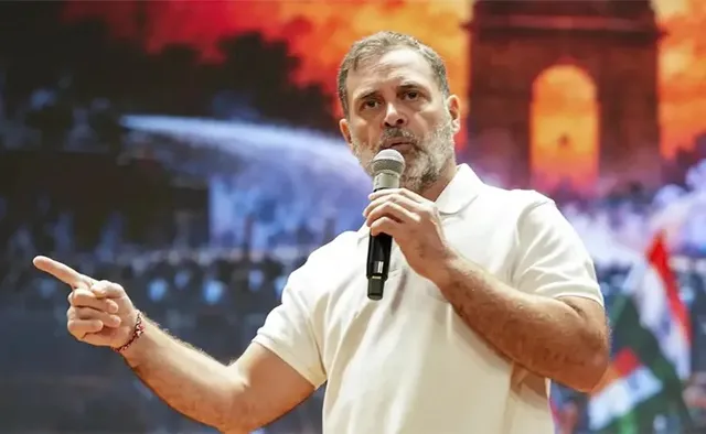 ప్రజాస్వామ్యాన్ని కాపాడండి: రాహుల్ గాంధీ ప్రజాస్వామ్యాన్ని కాపాడండి: రాహుల్ గాంధీ