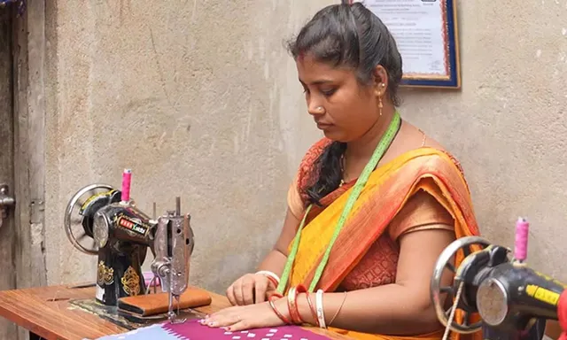 ‘ఇంటింటా ఇందిరమ్మ కుట్టుమిషన్లు’ పథకం.. ఎన్ని దరఖాస్తులు వచ్చాయంటే?