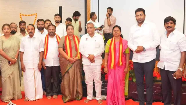 அதிமுக எம்எல்ஏக்களை இழுக்க முதல்வர் விஜய் திட்டம்?