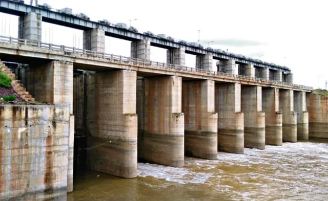 పోతిరెడ్డిపాడు గేట్‌ కొట్టుకుపోవడంలో కుట్ర కోణం?