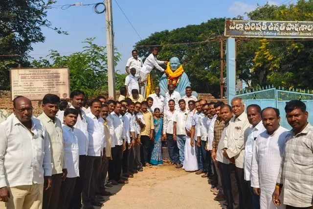 గాంధీజీ ఆశయాలు నేటి తరానికి చేరాలి: కాంగ్రెస్ మండల అధ్యక్షుడు