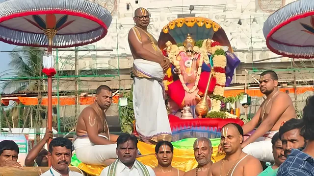 నేడు చిన్నశేష, హంస వాహనాలపై శ్రీవారి దర్శనం