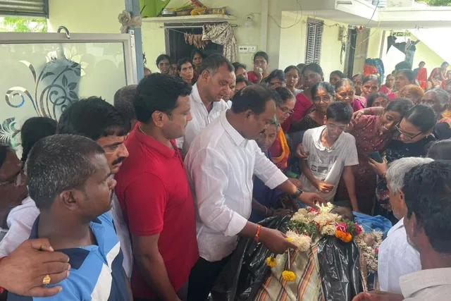చొప్పదండి: మృతుని కుటుంబానికి మాజీ ఎమ్మెల్యే పరామర్శ
