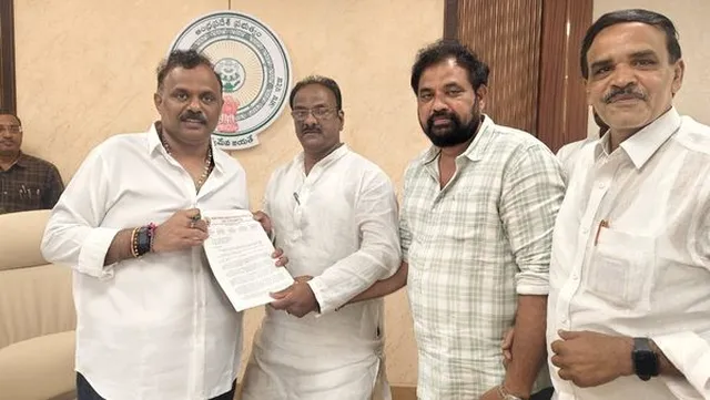 VRO, VRA, సర్వేయర్ల సమస్యలకు త్వరలో పరిష్కారం: మంత్రి అనగాని