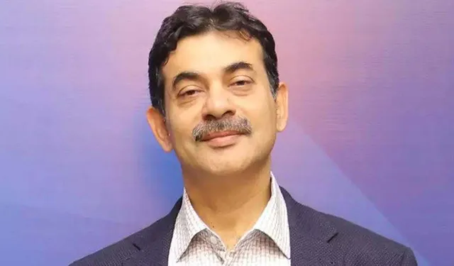 తెలంగాణలో 12 మంది ఐఏఎస్‌లు బదిలీ