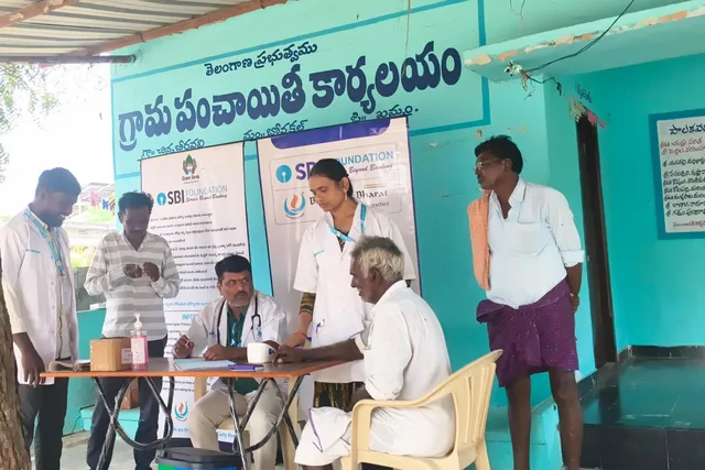 చిన్నబిరవల్లి గ్రామం లో ఎస్బిఐ ఆధ్వర్యంలో వైద్య శిబిరం చిన్నబిరవల్లి గ్రామం లో ఎస్బిఐ ఆధ్వర్యంలో వైద్య శిబిరం