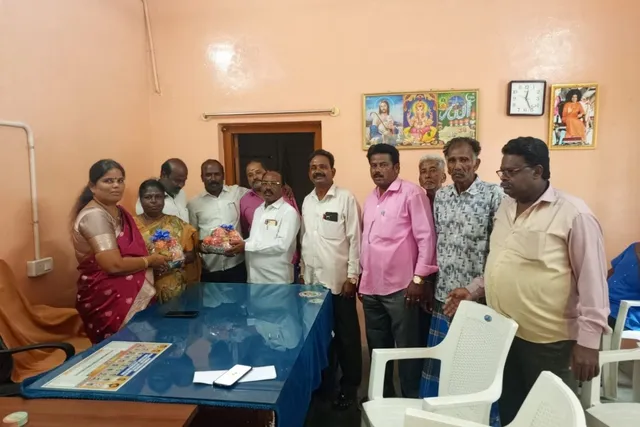 ఉపాధి పనులు కల్పించి వలసలను అరికట్టాలి
