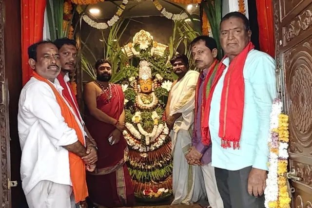 త్రి శక్తి అమ్మవారి ఆలయంలో శరన్నవరాత్రి ఉత్సవాలు త్రి శక్తి అమ్మవారి ఆలయంలో శరన్నవరాత్రి ఉత్సవాలు