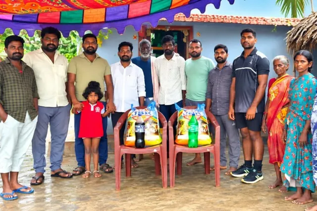 మృతుల కుటుంబాలకు యూత్ అసోసియేషన్ చేయూత