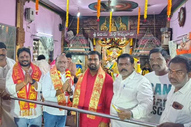 సరస్వతి దేవిని దర్శించుకున్న జీవీఎంసీ టీడీపీ కార్పొరేటర్ అభ్యర్థులు