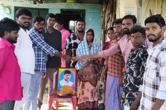 మానవత్వాన్ని చాటుకున్న బాడీశ నాగ రమేష్ మానవత్వాన్ని చాటుకున్న బాడీశ నాగ రమేష్