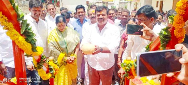 బొంగొండేశ్వర విగ్రహ ప్రతిష్టాపన కార్యక్రమంలో పాల్గొన్న ఎమ్మెల్యే