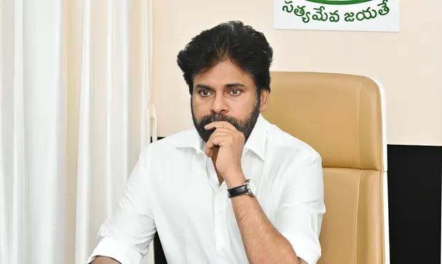 పవన్ కోసం ఎదురుచూపులు.. జనసేనలో చర్చ!