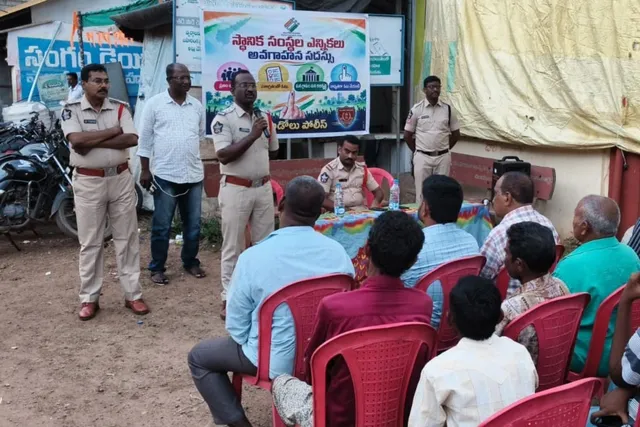 ప్రశాంత వాతావరణంలో ఓటు హక్కును వినియోగించుకోవాలి - భీమడోలు సీఐ ప్రశాంత వాతావరణంలో ఓటు హక్కును వినియోగించుకోవాలి - భీమడోలు సీఐ