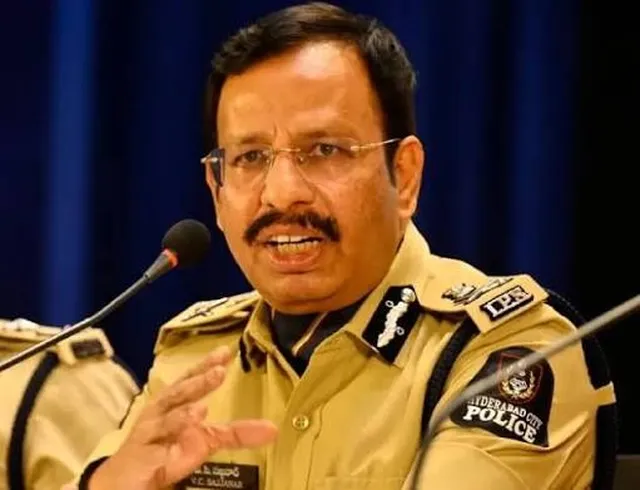నిమజ్జనానికి సహకరించిన అందరికీ ధన్యవాదాలు: సీపీ సజ్జనార్‌