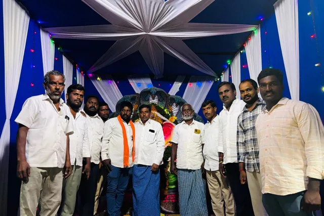 వినాయకున్నీ దర్శించుకున్న మాజీ ఎంపిటిసి సునీత శ్రీనివాస్