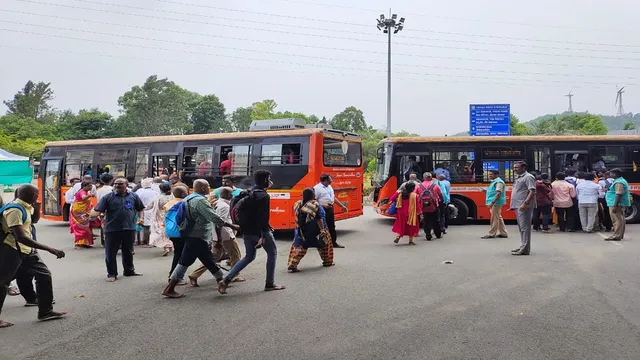 తిరుమలలో భక్తుల కోసం స్మార్ట్ బస్టాండ్‌లు