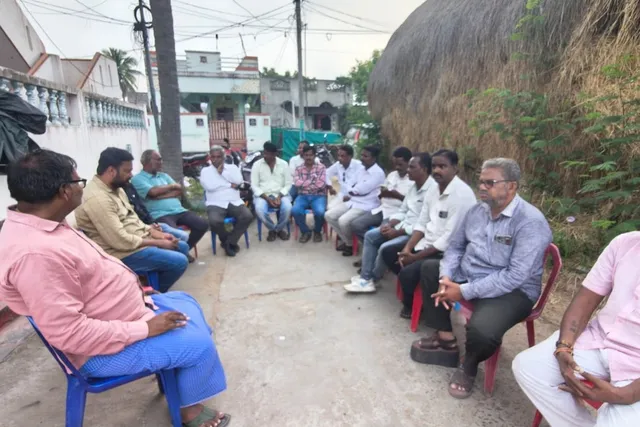 చలపతిరావు కుటుంబాన్ని పరామర్శించిన ఏపీయూడబ్ల్యూజే రాష్ట్ర అధ్యక్షుడు చలపతిరావు కుటుంబాన్ని పరామర్శించిన ఏపీయూడబ్ల్యూజే రాష్ట్ర అధ్యక్షుడు