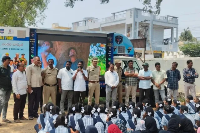 బాల్కొండ పాఠశాలలో యాంటి డ్రగ్స్ అవేర్నెస్ కార్యక్రమం