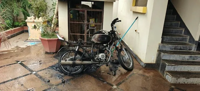 వైసీపీ కౌన్సిలర్ అభ్యర్థి బైక్‌కు నిప్పు పెట్టిన టీడీపీ శ్రేణులు