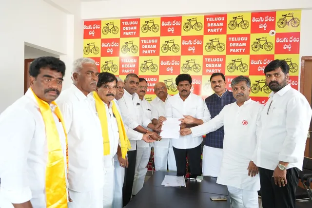 శ్రీ సత్యసాయి జిల్లాలో కూటమి నాయకుల సమావేశం: నియోజకవర్గాల బయోడేటా స్వీకరణ శ్రీ సత్యసాయి జిల్లాలో కూటమి నాయకుల సమావేశం: నియోజకవర్గాల బయోడేటా స్వీకరణ