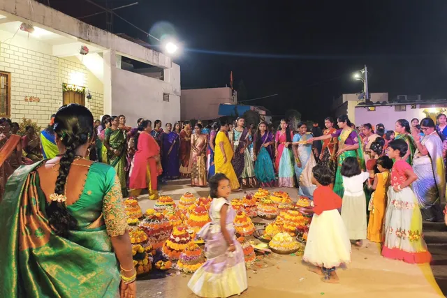 న్యాల్కల్‌లో ఘనంగా సద్దుల బతుకమ్మ సంబరాలు