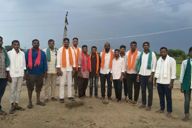 గణనాథుడి దర్శనం కోసం పాదయాత్ర.. బోరెగాంలో ఆధ్యాత్మిక సందడి