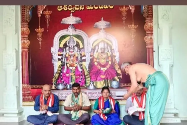 ధర్మపురి శ్రీలక్ష్మినరసింహస్వామి సన్నిధిలో అడిషనల్ కలెక్టర్ ధర్మపురి శ్రీలక్ష్మినరసింహస్వామి సన్నిధిలో అడిషనల్ కలెక్టర్