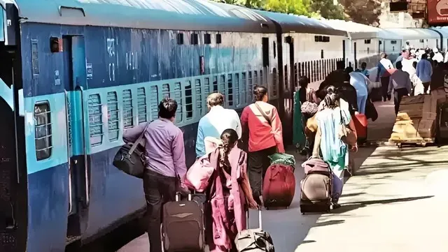 రైలు ప్రయాణికులకు గుడ్‌ న్యూస్‌.. ఇకపై వారికీ రూ.10 లక్షల ప్రమాద బీమా!