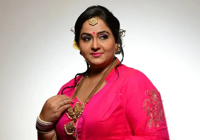 చెన్నై పోలీసులను ఆశ్రయించిన నటి రాధ