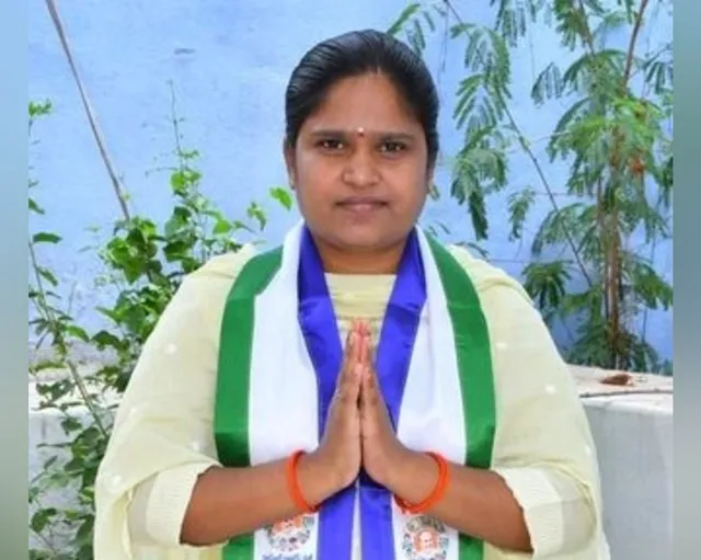 నంద్యాల జిల్లాలో వైసీపీ మహిళా అభ్యర్థి ఏకగ్రీవం