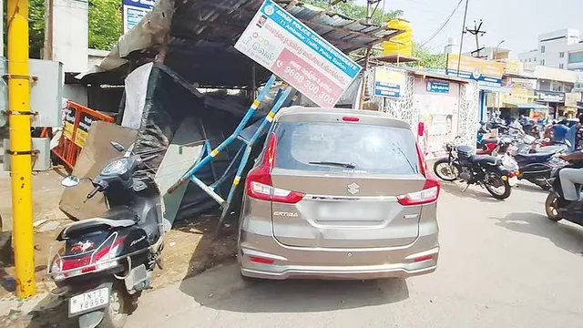 சென்னையில் சிக்னல் தடுப்பில் கார் மோதி விபத்து.. 3 வாகனங்கள் சேதம்
