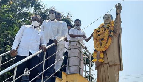 ఘనంగా ఎన్టీఆర్ జయంతి వేడుకలు